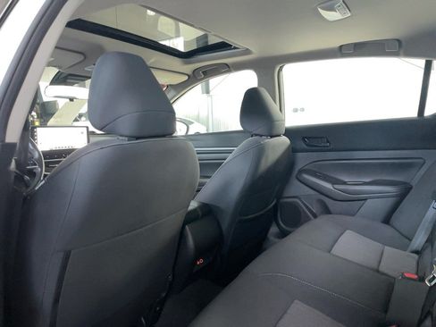 Used 2024 Nissan Altima 2.5 SV w/ SV Premium Package AWD/4WD image 7