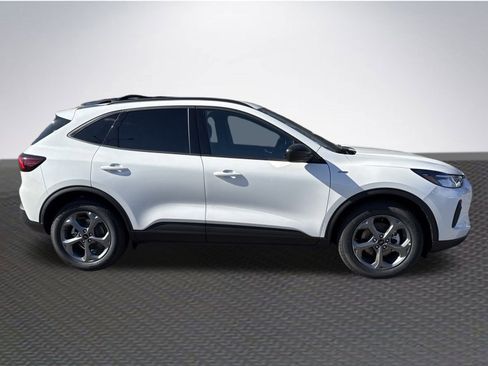 New 2025 Ford Escape ST-Line w/ Equipment Group 301A image 4