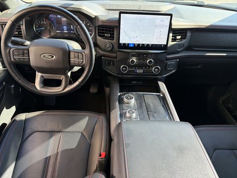 Used 2023 Ford Expedition Limited AWD/4WD image 18