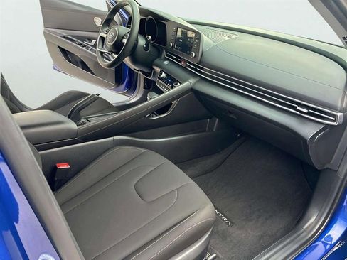 Used 2023 Hyundai Elantra SEL w/ Cargo Package image 12