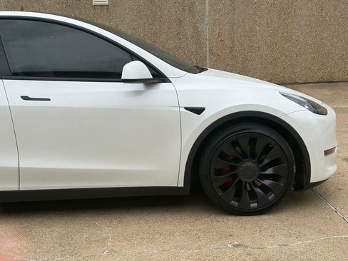 Used 2022 Tesla Model Y Performance AWD/4WD image 16