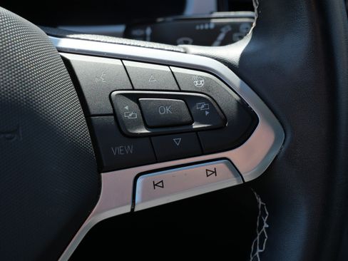 Certified 2021 Volkswagen Atlas SEL Premium image 32