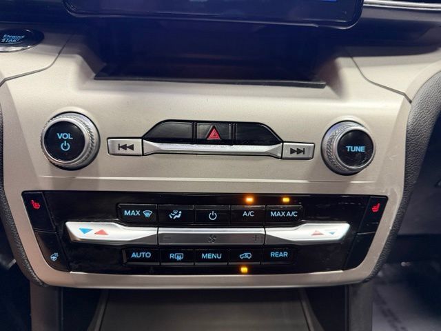 Used 2023 Ford Explorer XLT w/ Equipment Group 202A AWD/4WD image 41