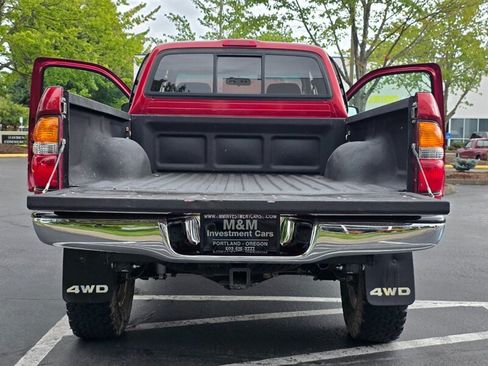 Used 2004 Toyota Tacoma 4x4 Xtracab V6 w/ Convenience Pkg image 19