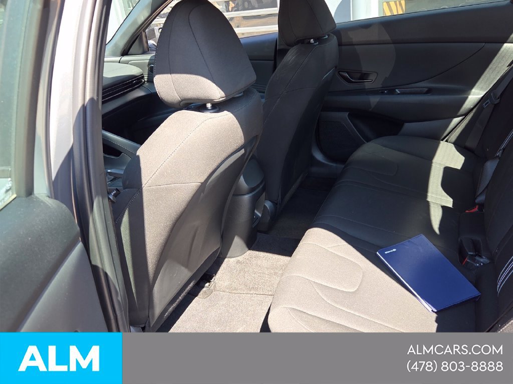 Certified 2025 Hyundai Elantra Sport FWD image 7
