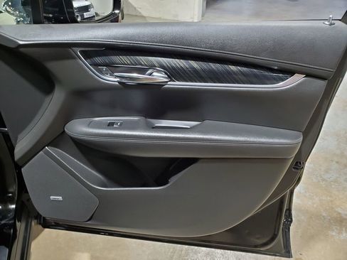 Used 2020 Cadillac XT6 Premium Luxury w/ LPO, Floor Liner Package FWD image 16
