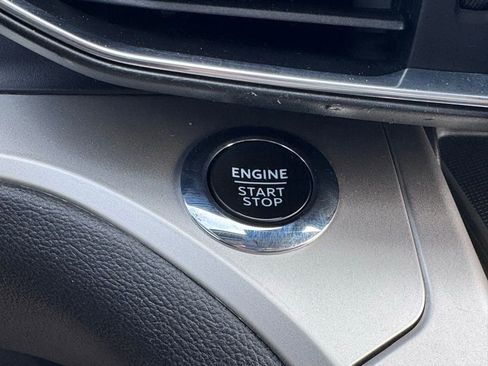 Used 2022 Ford Explorer XLT w/ Equipment Group 202A RWD image 8