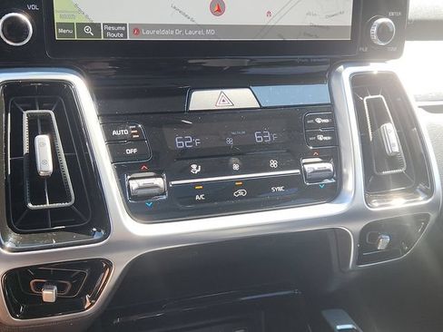 Used 2021 Kia Sorento SX AWD/4WD image 16