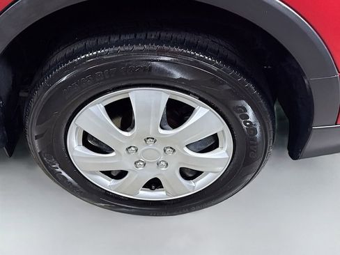 Used 2017 Toyota RAV4 LE FWD image 28