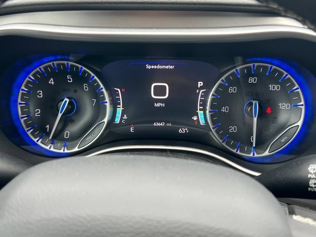 Used 2025 Chrysler Pacifica Select FWD image 20