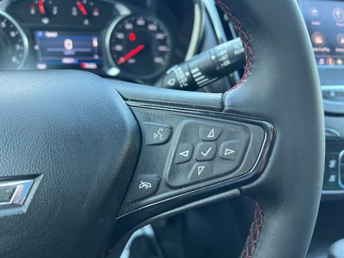 Used 2023 Chevrolet Equinox RS image 19