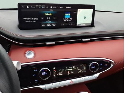 Used 2023 Genesis GV70 2.5T w/ Sport Prestige Package image 8