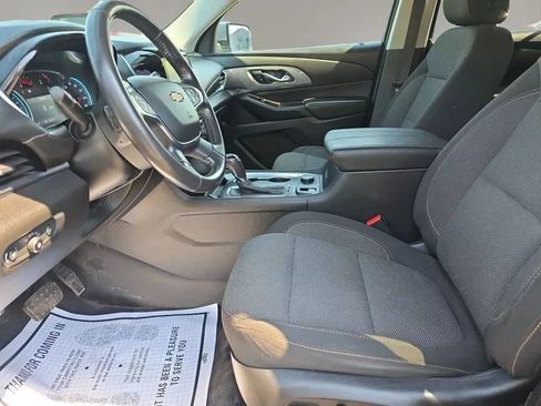 Used 2020 Chevrolet Traverse LT w/ LPO, Black Accent Package AWD/4WD image 9