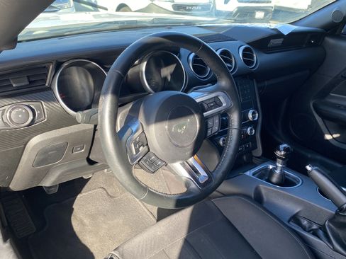 Used 2019 Ford Mustang Coupe RWD image 11