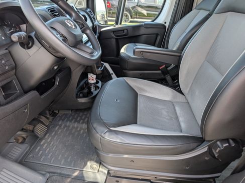 Used 2025 RAM ProMaster 2500 w/ Convenience Group FWD image 12