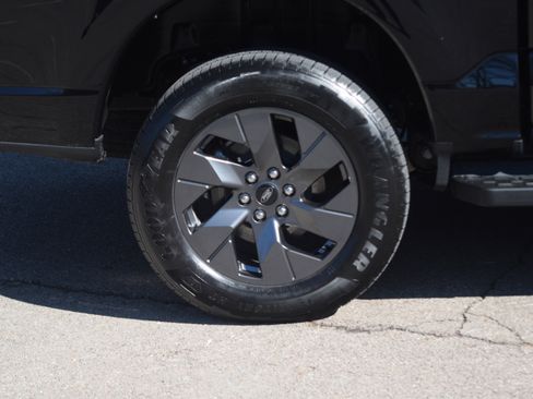 Used 2024 Ford F150 Lightning Lariat image 29