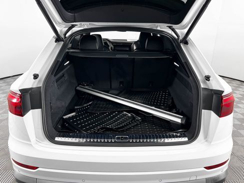 Certified 2024 Audi SQ8 Prestige image 37