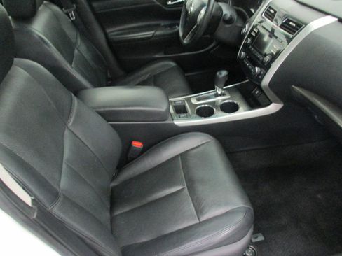 Used 2015 Nissan Altima 2.5 SL w/ Moonroof Package image 13