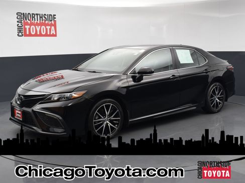 Used 2023 Toyota Camry SE w/ Cold Weather Package FWD image 1
