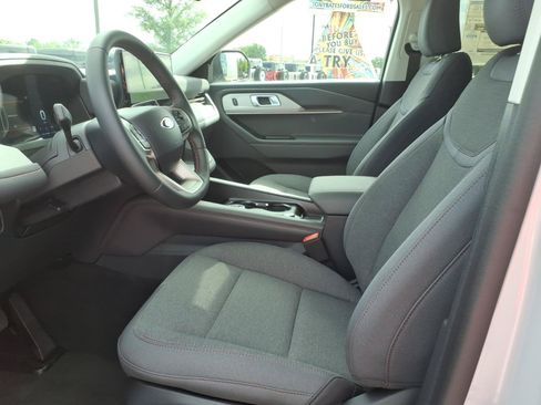 Used 2026 Ford Explorer Active RWD image 10