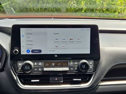 Used 2025 Toyota Grand Highlander AWD image 29