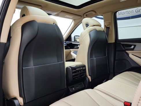 Used 2025 Acura MDX SH-AWD image 16