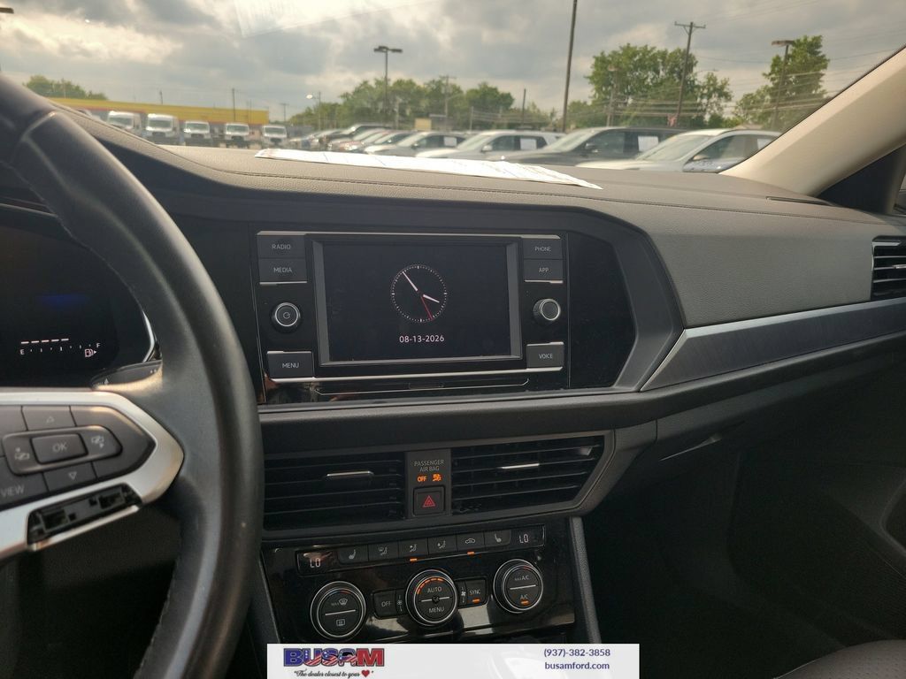 Used 2024 Volkswagen Jetta SE FWD image 21