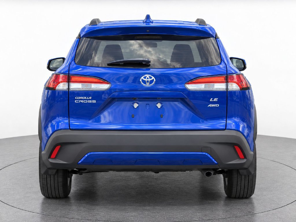 Used 2023 Toyota Corolla Cross LE AWD/4WD image 4