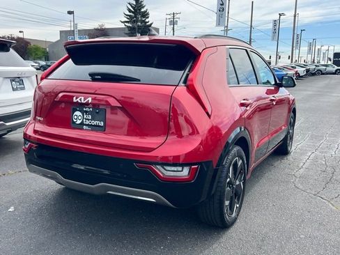 Certified 2023 Kia Niro Wave w/ Wave Preserve Package FWD image 9