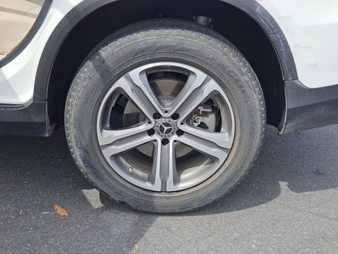 Used 2018 Mercedes-Benz GLC 300 4MATIC image 21