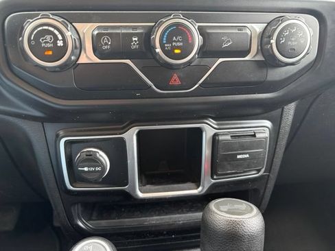 Used 2020 Jeep Wrangler Sport AWD/4WD image 28