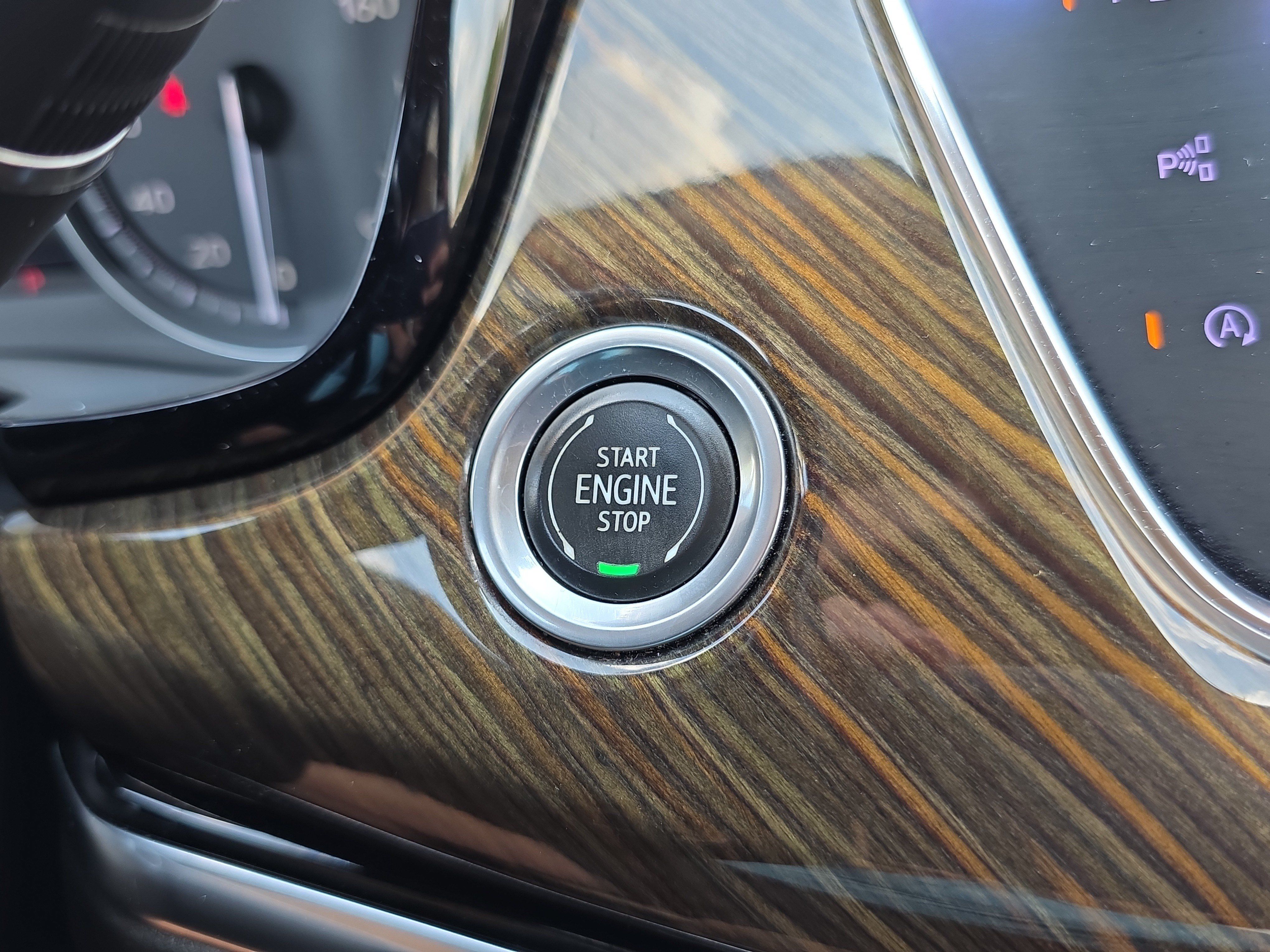Used 2020 Cadillac XT6 Premium Luxury w/ Platinum Package FWD image 25