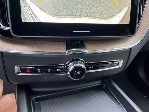 New 2026 Volvo XC60 B5 Plus w/ Protection Package Premier image 17