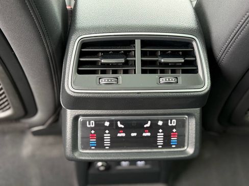 Used 2019 Audi e-tron Premium Plus image 31