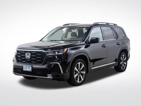 Used 2023 Honda Pilot Touring image 1