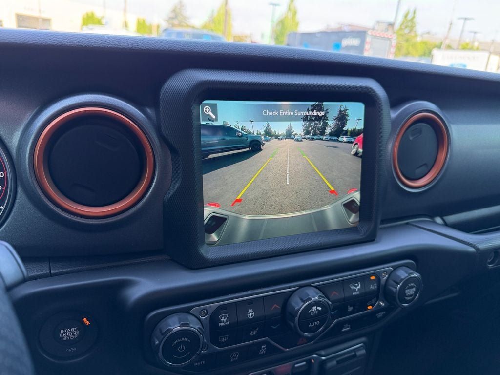 Used 2022 Jeep Gladiator Mojave w/ Cold Weather Group AWD/4WD image 17