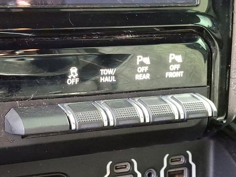 Used 2020 RAM 1500 Big Horn AWD/4WD image 24