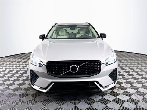 Used 2023 Volvo XC60 B5 Ultimate AWD/4WD image 2
