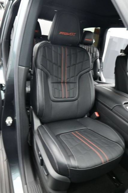 Used 2025 Nissan Armada PRO-4X w/ Pro-4X Premium Package AWD/4WD image 18