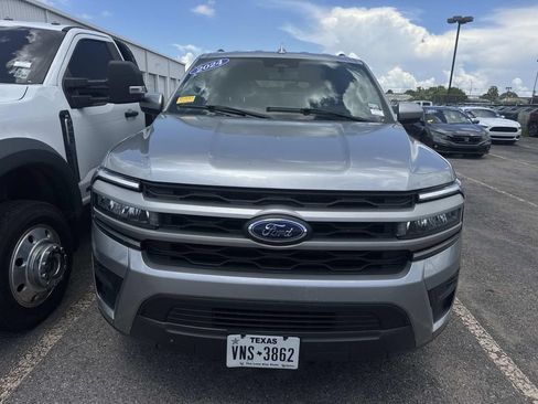 Used 2024 Ford Expedition XLT RWD image 2