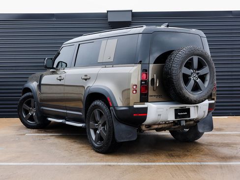 Used 2020 Land Rover Defender 110 SE image 3