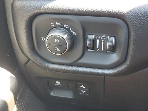 New 2026 RAM 1500 Big Horn AWD/4WD image 19