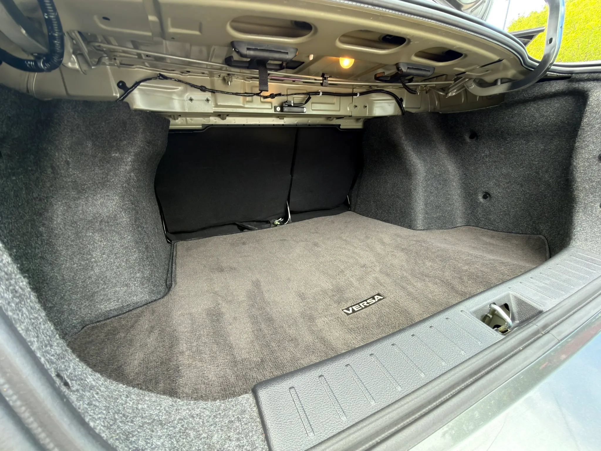 Used 2023 Nissan Versa SR w/ Trunk Package FWD image 17