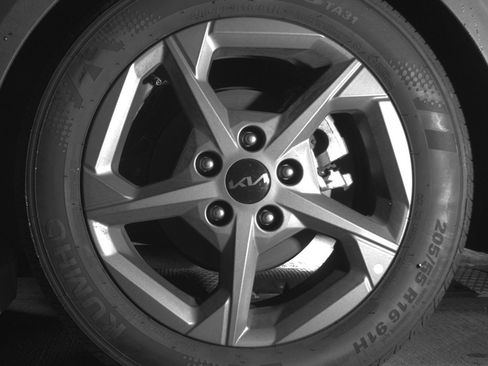 Used 2025 Kia K4 FWD image 14