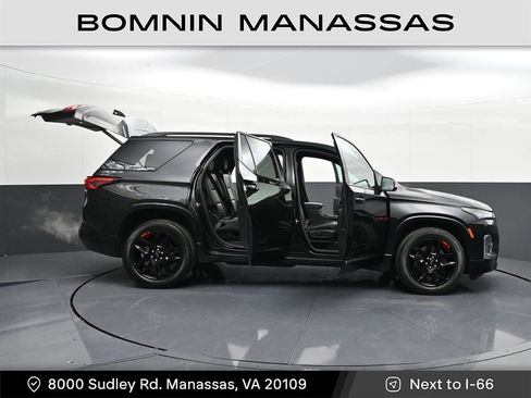 Used 2023 Chevrolet Traverse Premier w/ Redline Edition image 42