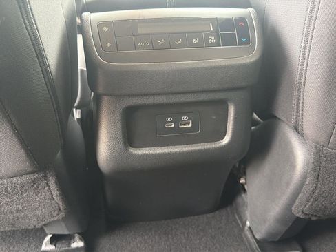 Used 2025 Nissan Pathfinder SV AWD/4WD image 21