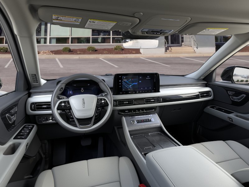 Used 2026 Lincoln Aviator AWD image 9