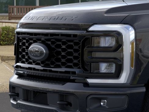 New 2026 Ford F250 Lariat w/ Black Appearance Package AWD/4WD image 17
