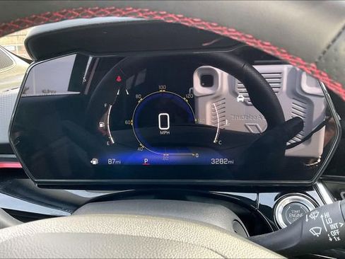 Used 2025 Chevrolet Trax RS w/ Driver Confidence Package image 10