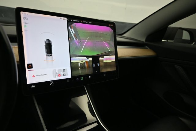 Used 2018 Tesla Model 3 Long Range RWD image 11